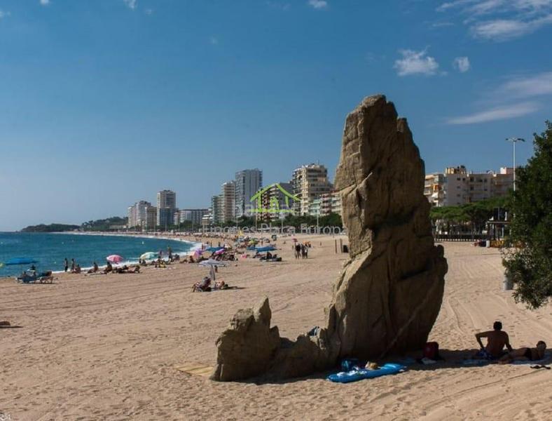 Foto ecdb9b58-9673-4883-accf-58d9b214b183. Traspàs local comercial a Centre-Platja Platja d´Aro