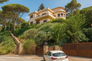 Casa a Fenals. Platja darocasa