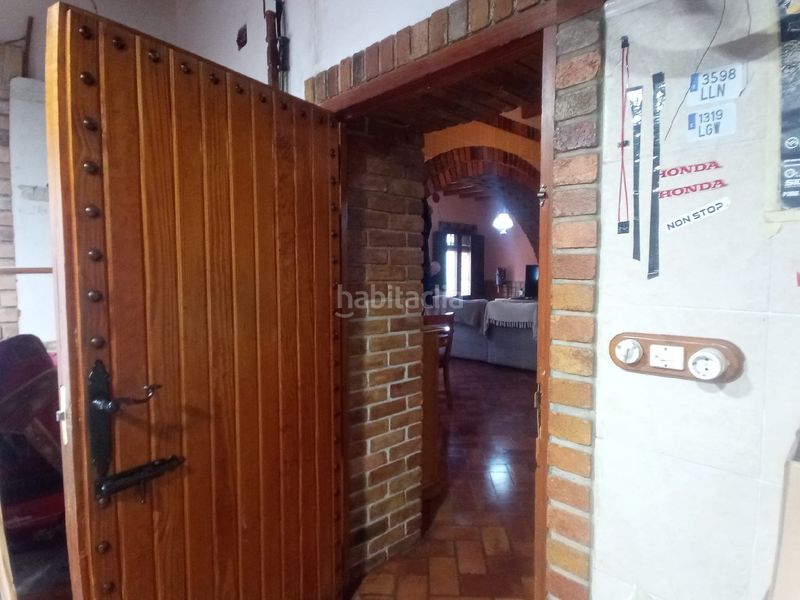 Foto 2a8c4c74-7549-4957-a08a-d700fe066e94. Casa amb aparcament a Chóvar