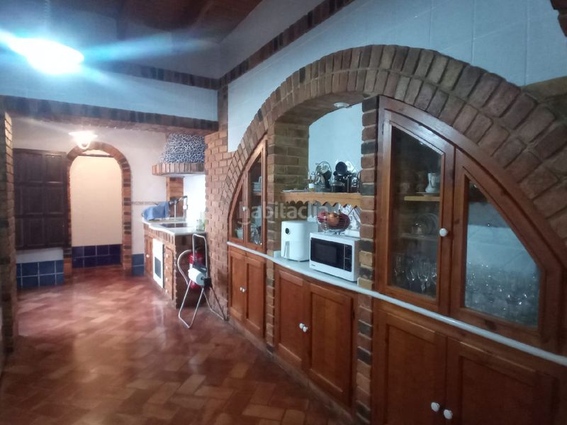 Foto ae8870bb-bf5c-4437-8817-bcf3d38a0976. Casa amb aparcament a Chóvar