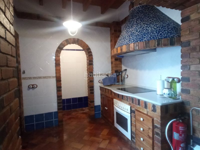 Foto c0897070-74f9-4acd-8fe3-24410ad3d2be. Casa amb aparcament a Chóvar