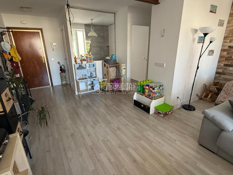 Foto 0a5ce410-37b0-4b1a-b688-9e5dbf371aad. Etagenwohnung mit heizung in La Paz Madrid