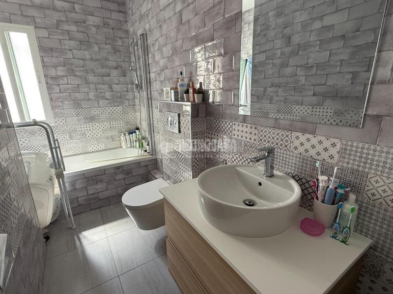 Foto 366768e7-eabe-417b-ba39-9f223877399f. Etagenwohnung mit heizung in La Paz Madrid