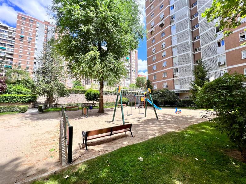 Foto def5088f-74f7-4530-94b9-c61a240308f8. Etagenwohnung mit heizung in La Paz Madrid