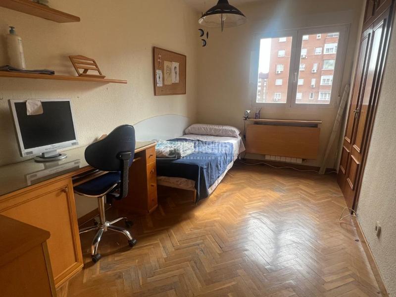 Foto 8b5e9757-f3d8-46f3-b6cb-b38e0daab10f. Appartement avec chauffage dans La Paz Madrid