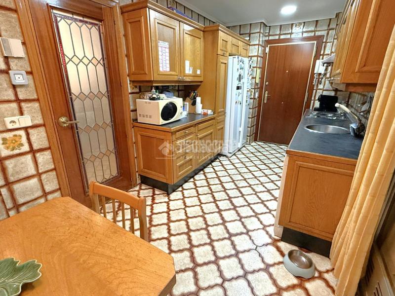 Foto 0fe5eff9-0d54-4391-8f56-bd6df522123e. Pis amb piscina a La Paz Madrid