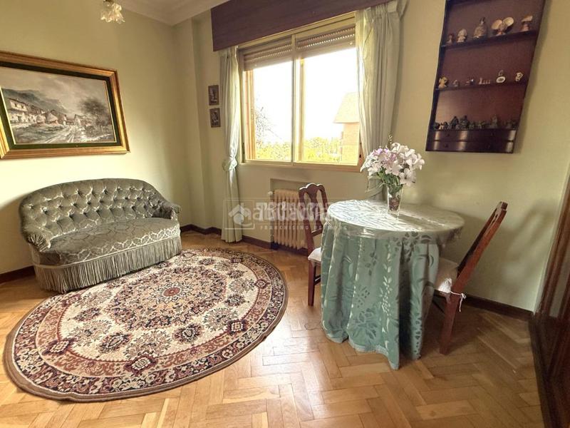 Foto 7971a1f8-2e1f-4c4b-a5a1-e6902f623358. Pis amb piscina a La Paz Madrid