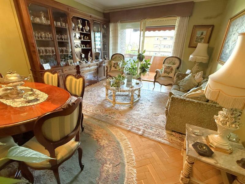 Foto fc9b8e68-2fd4-4e03-89d5-2b61409f9d85. Pis amb piscina a La Paz Madrid