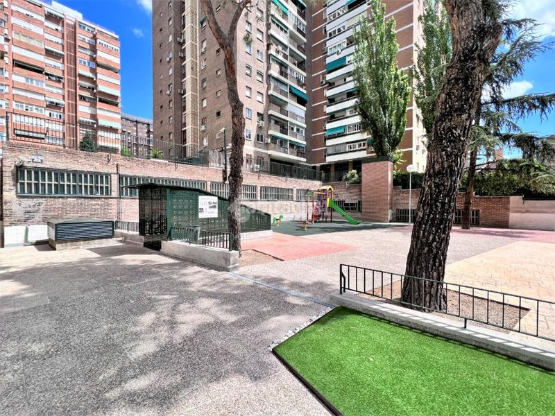 Foto 933a8e46-ddab-4aa9-9993-2da5a547162d. Pis amb aparcament a La Paz Madrid