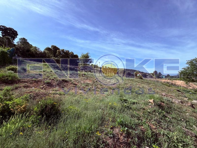 Foto c822f47c-c4e2-403a-8433-8fc22506e7d9. Terreny residencial a Ambite