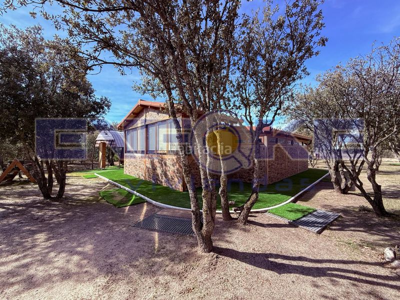 Foto ff5bb252-b271-4072-a9a4-37a57627409a. Casa con camino riscaldamento parcheggio piscina in Maello