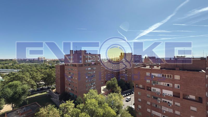Foto e8e6da80-21a7-4bc6-8bed-f376dd445d0d. Pis amb calefacció aparcament a Palomeras Sureste Madrid