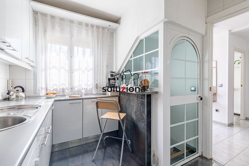 Foto edeb69cf-42bf-4f22-8ac1-551ef745b641. Casa adossada amb calefacció aparcament a Perales del Río Getafe
