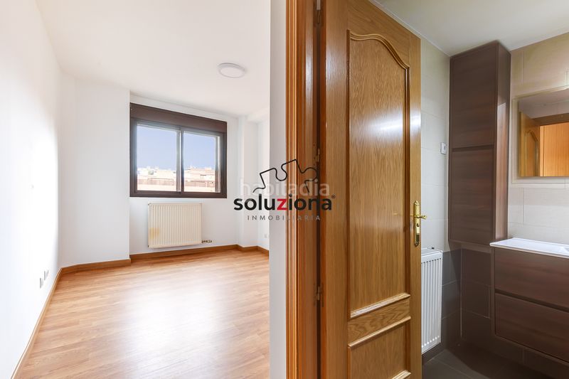 Foto 15029e90-f752-4772-9089-72d60cef26d8. Piso  en venta en El Bercial, : con ascensor, garaje y trastero en Getafe