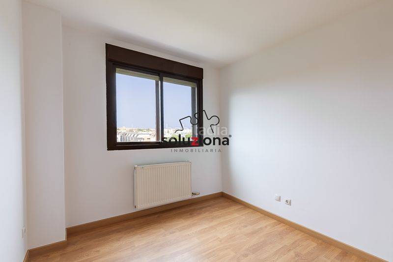 Foto 83979334-fc9c-43af-88e4-e360ece6e2ea. Piso  en venta en El Bercial, : con ascensor, garaje y trastero en Getafe