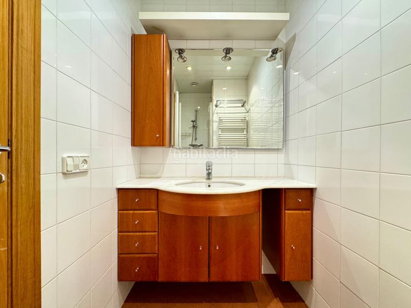 Foto 19645926-d324-4270-a45b-de1ab22a16d2. Dachwohnung in plaça del fènix 6 in La Bordeta Barcelona