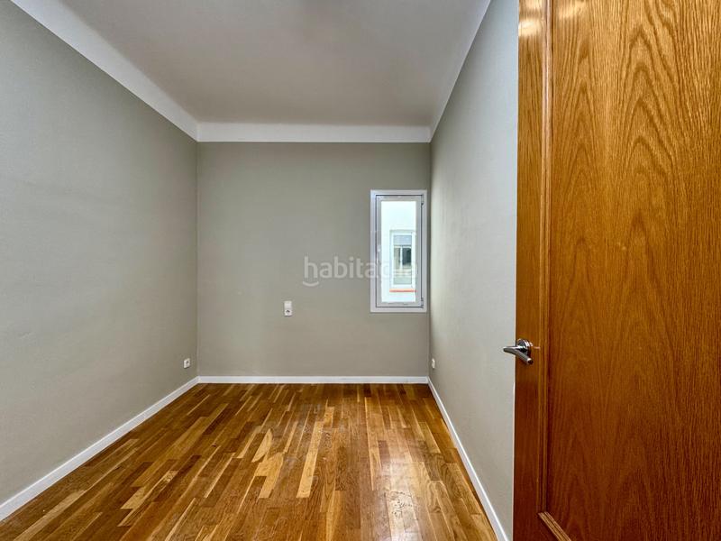 Foto 4bbfcd28-4d05-4938-8db8-2e7101641559. Dachwohnung in plaça del fènix 6 in La Bordeta Barcelona