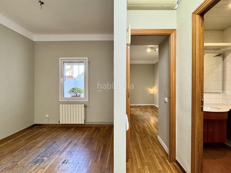 Foto 4c9e7dbf-da1a-4a71-a005-ec544421522f. Dachwohnung in plaça del fènix 6 in La Bordeta Barcelona