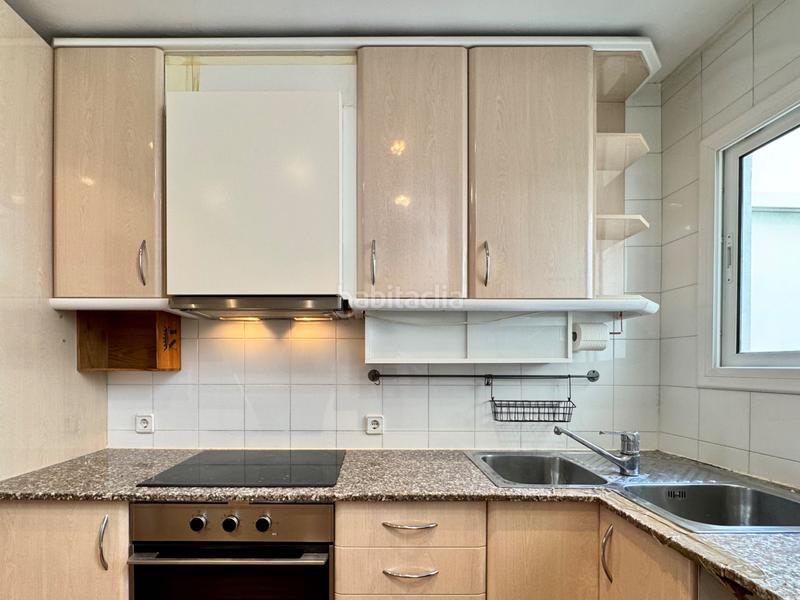 Foto 57576241-9f1d-4161-84fe-e96a231e3b3d. Dachwohnung in plaça del fènix 6 in La Bordeta Barcelona