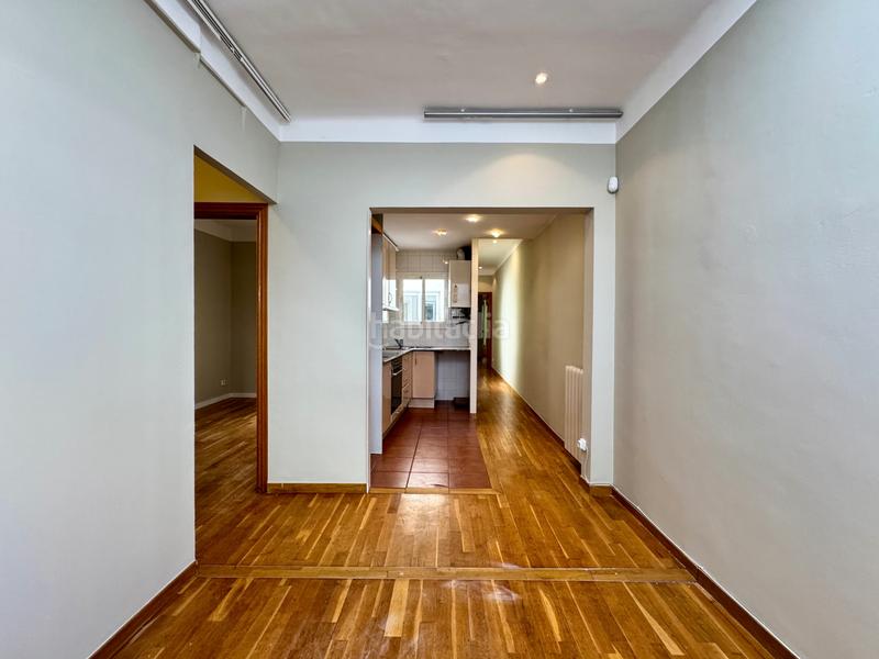 Foto 62b29065-2fb5-4a69-b1f8-f3a1abc861f6. Dachwohnung in plaça del fènix 6 in La Bordeta Barcelona