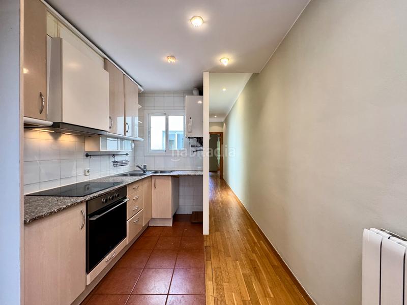 Foto 93718962-2e4a-4994-a34d-1e03cff4ad76. Dachwohnung in plaça del fènix 6 in La Bordeta Barcelona