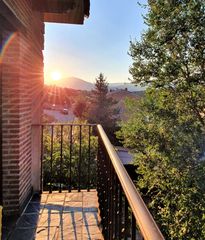 Chalet in Calle residencial guadalix i 7