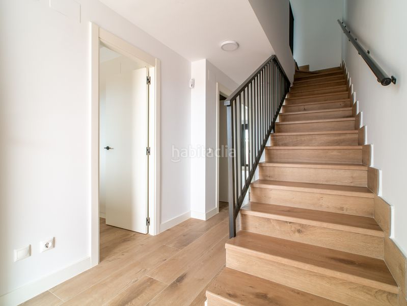 Foto 1867e2f3-bf98-4179-a4ba-3a3a648c5f77. Location duplex avec chauffage parking dans Urb. Belvalle Meco