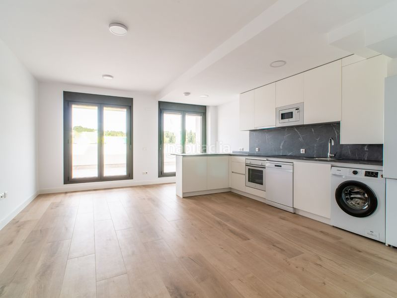 Foto 2bc5d488-3f4e-45d1-92ec-23519c17da43. Location duplex avec chauffage parking dans Urb. Belvalle Meco