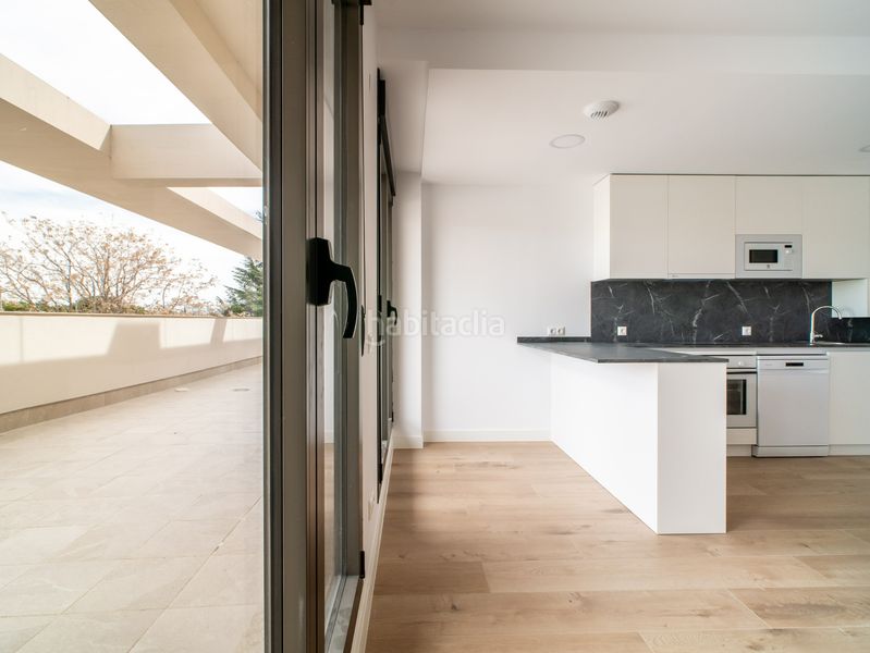 Foto 6501add4-05b9-4976-a200-79dfd7a3c36a. Location duplex avec chauffage parking dans Urb. Belvalle Meco