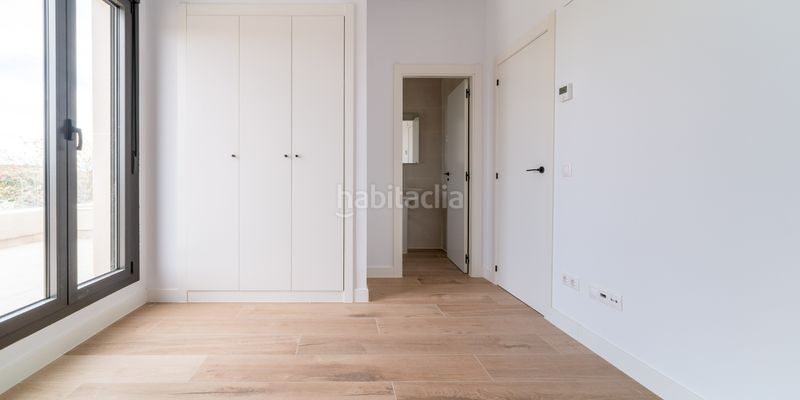 Foto 7c0132fe-d762-4c27-a082-1e31e738aaf9. Location duplex avec chauffage parking dans Urb. Belvalle Meco