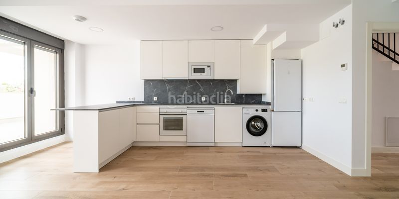 Foto ef0ae30d-7abe-4b1b-836e-80f94b43927f. Location duplex avec chauffage parking dans Urb. Belvalle Meco