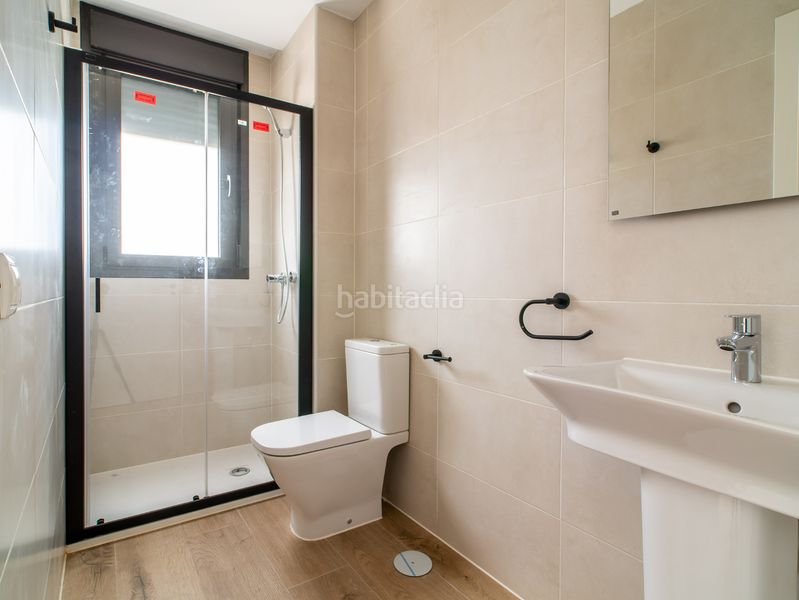 Foto f3bbcfb3-10ea-4cd3-b71d-4239875b0607. Location duplex avec chauffage parking dans Urb. Belvalle Meco