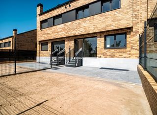Reihenhaus in Villalbilla Pueblo. Chalet a estrenar en cl degaña de villalbilla de 180 m²