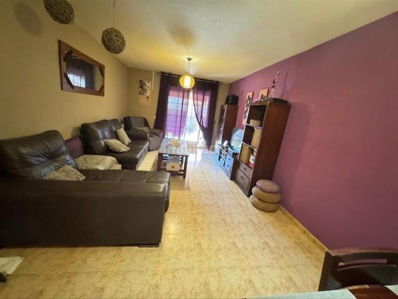 Foto 5464ebbd-0ad2-4436-b0eb-1421ba03f1fb. Casa adosada en Alovera