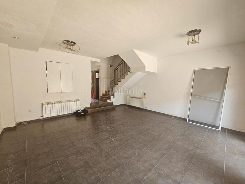 Foto 07d8f293-470e-4d5b-adca-9ee5ee07c1ab. Maison avec chauffage dans Pioz