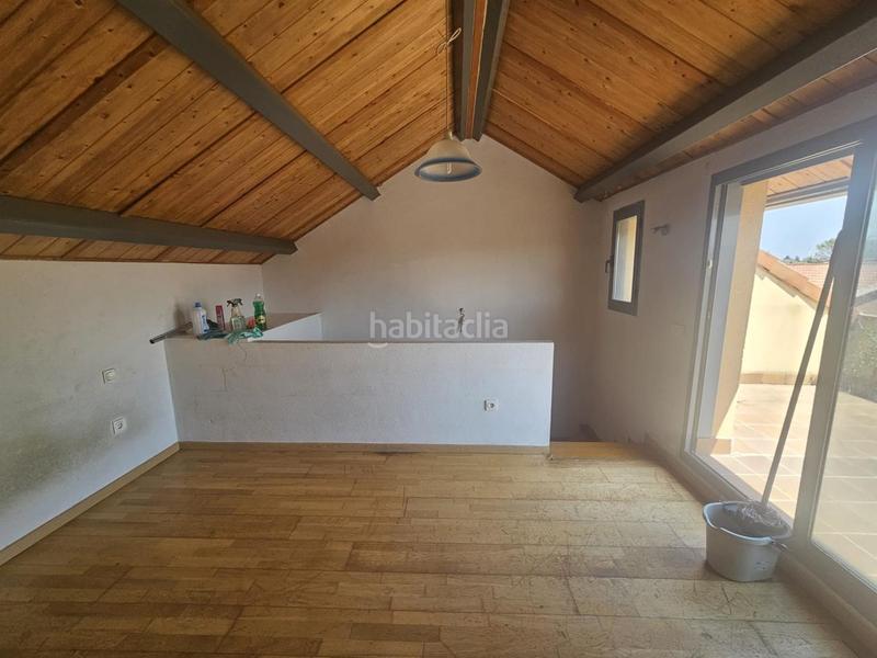 Foto 7b5d658c-7fea-4dd1-bcf8-438ce3d727ef. Maison avec chauffage dans Pioz