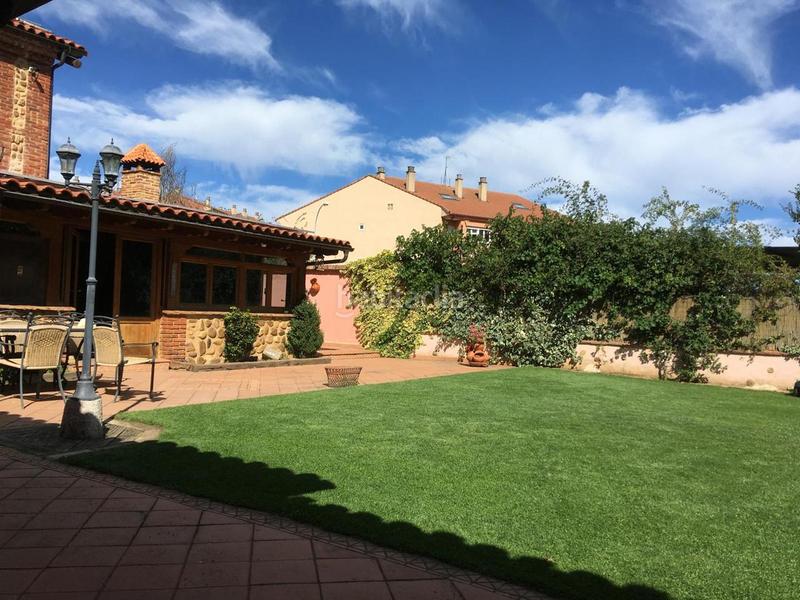 Foto 504c65f0-2a39-48c5-a5f2-b57598ae9fbc. Reihenhaus mit heizung parking pool in San Andrés del Rabanedo pueblo San Andrés del Rabanedo