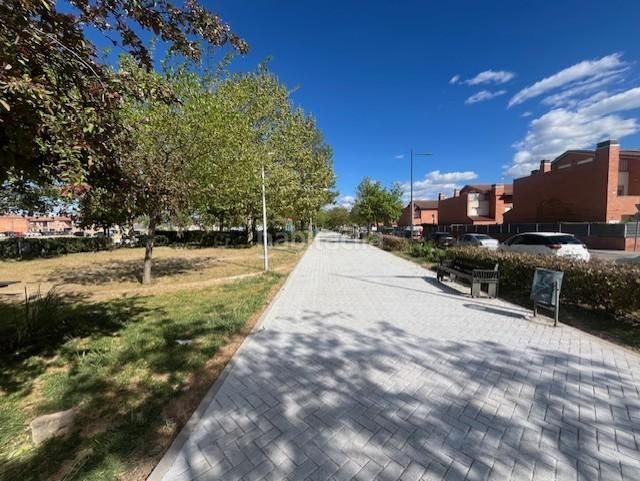 Foto d3c05ebe-c075-4a2d-aceb-b372a1f39d00. Pis amb calefacció aparcament a Marchamalo