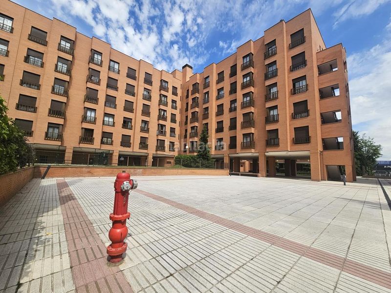 Foto 56915b97-13d6-4d94-8f1d-31ba6b2757e2. Apartament amb calefacció aparcament piscina a Rejas Madrid