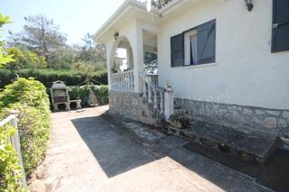 Maison à Viso de San Juan (El). Se vende estupenda casa con parcela  1.200 m2 en urbanización fu