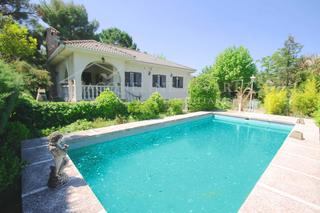 Casa en Viso de San Juan (El). Se vende estupenda casa con parcela  1.200 m2 en urbanización fu