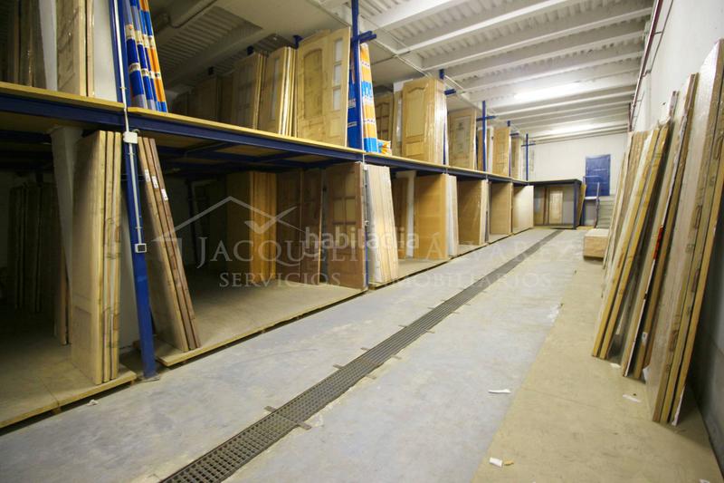 Foto 59e480fc-41f7-4de6-b599-0532a508d4fe. Nave industrial  en poligono industrial este. 835 metros, dos plantas con montacargas y oficina. en Parla
