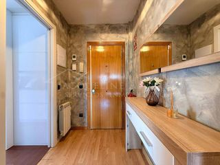 Rent Flat in Reyes. Espectacular piso reformado y equipado en parla zona reyes  idea