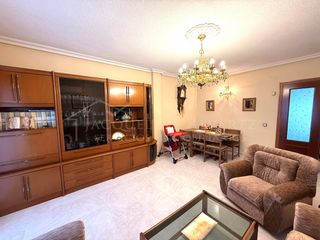 Flat in Parque Inlasa. Amplia vivienda de 4 dormitorios, 2 baños, garaje y trastero