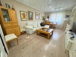 Etagenwohnung in Lominchar. Piso bajo en venta en lominchar  2 dormitorios  2 patios  garaje