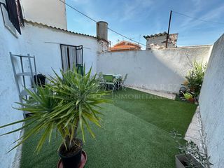 Etagenwohnung in Pantoja. Piso bajo con patio privado, 4 dormitorios  pantoja