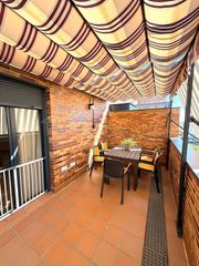 Àtic a Fuentebella-San Fermín-El Leguario. Ático en venta en parla con terraza, garaje, trastero y piscina