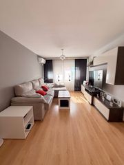 Appartamento in Parla Este. Amplia vivienda familiar en parla con 3 dormitorios, 2 baños y 2