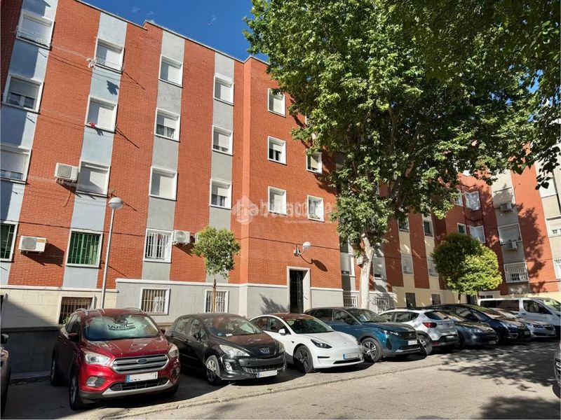 Foto 18a4ccfb-00db-482b-b17b-de007ceb77a8. Pis a Palomeras Bajas Madrid