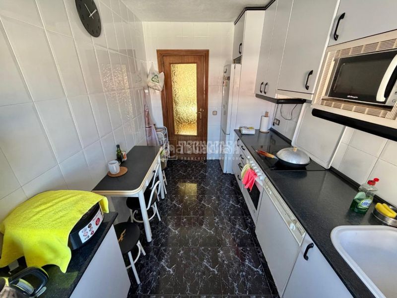 Foto 51f6ada2-517a-4ba7-8889-b92036a431bf. Pis a Palomeras Bajas Madrid